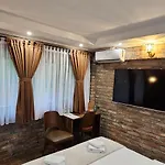 Babino Brdo Мотель Derventa
