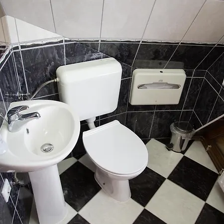 Babino Brdo Мотель Derventa